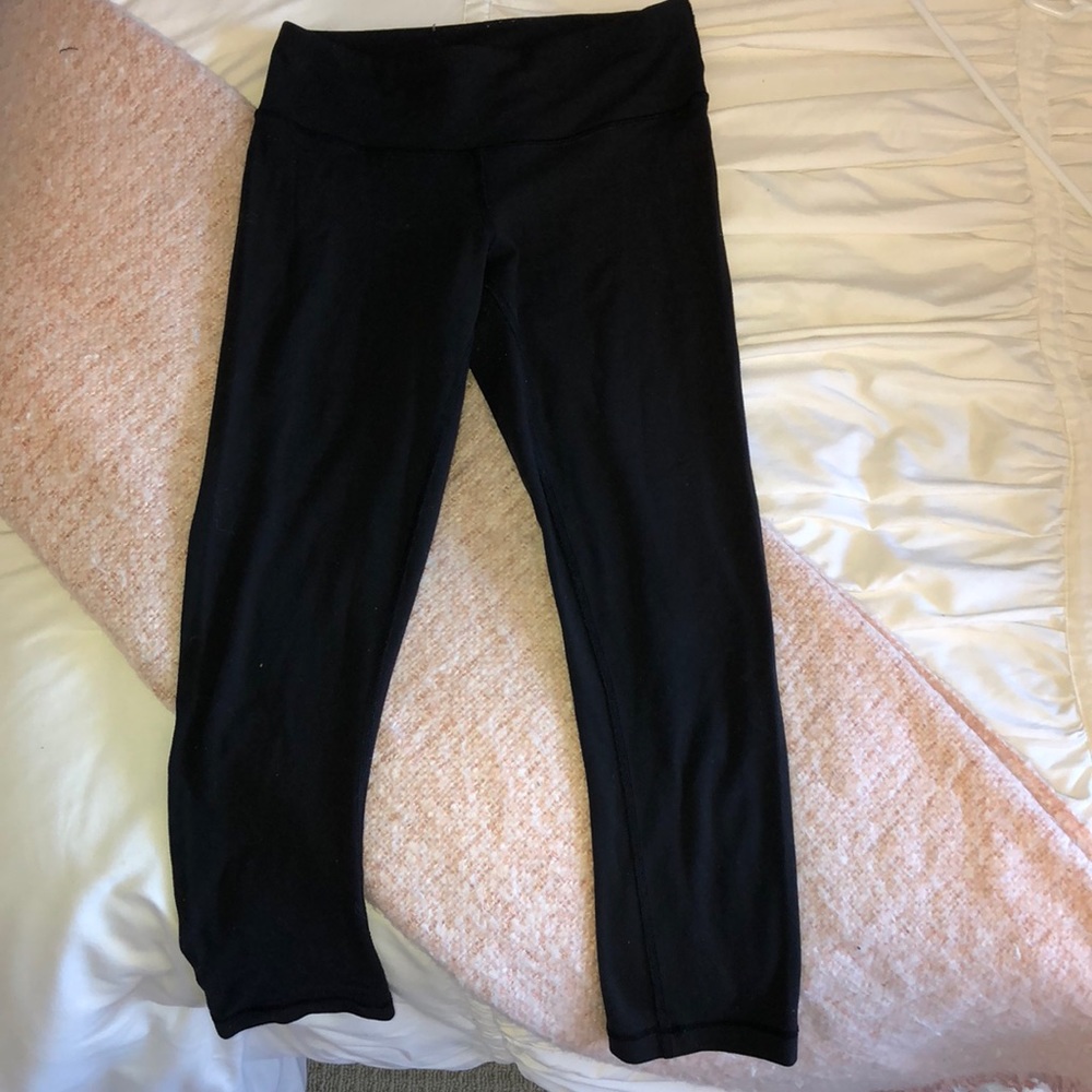 Worn SIZE:2 lululemon cropped leggings